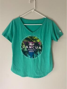 Cancun Riviera Maya Size M T-shirt Short Sleeve Rounded Bottom Green with Decal
